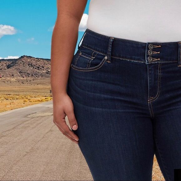 Torrid blue jean jeggins!! Nwt - Picture 2 of 11